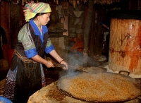 Rượu ngô men lá - Đặc sản hương vị vùng cao